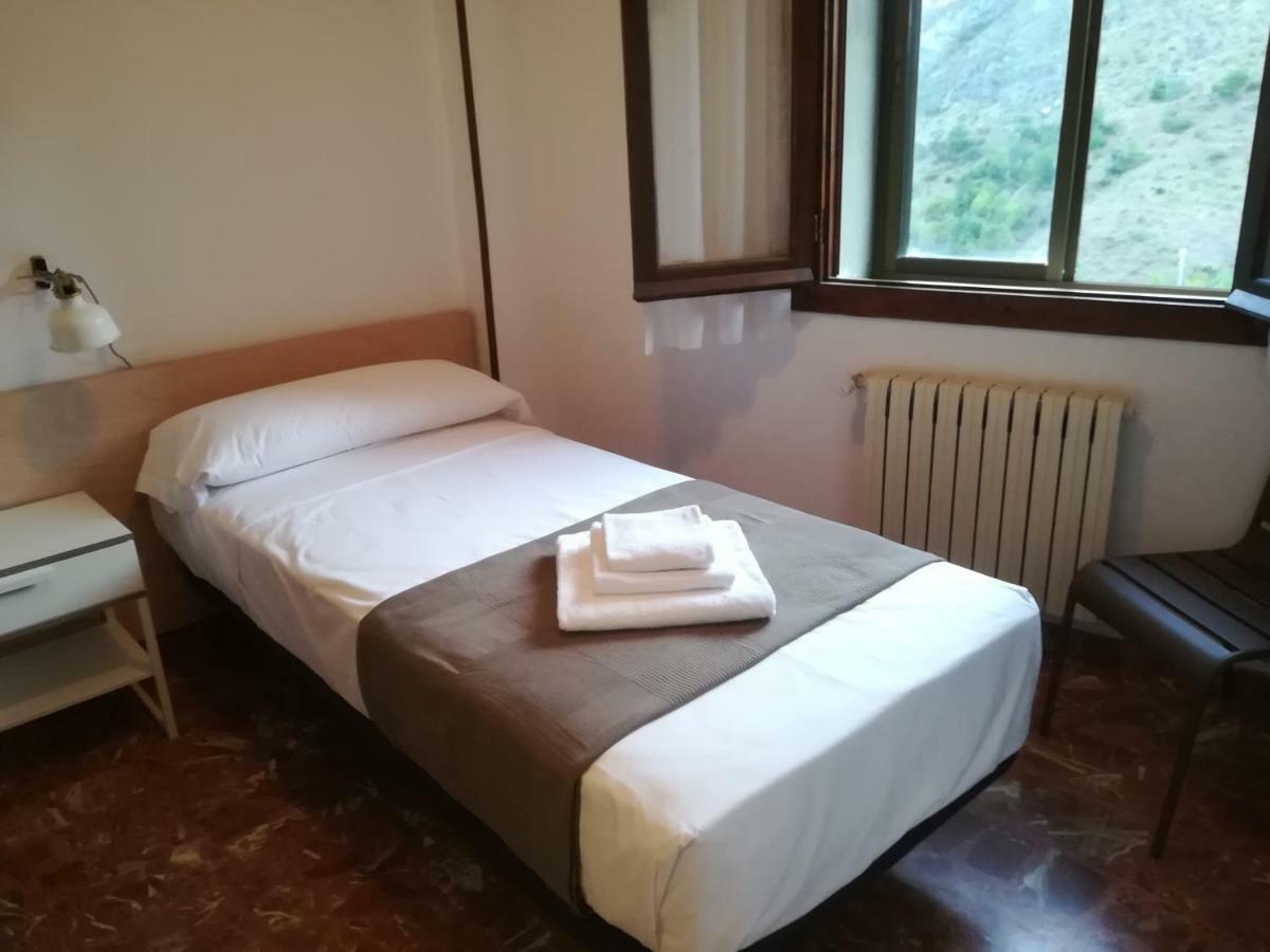 Tres Puentes Anguiano Apartamentos Y Hostal Exteriér fotografie