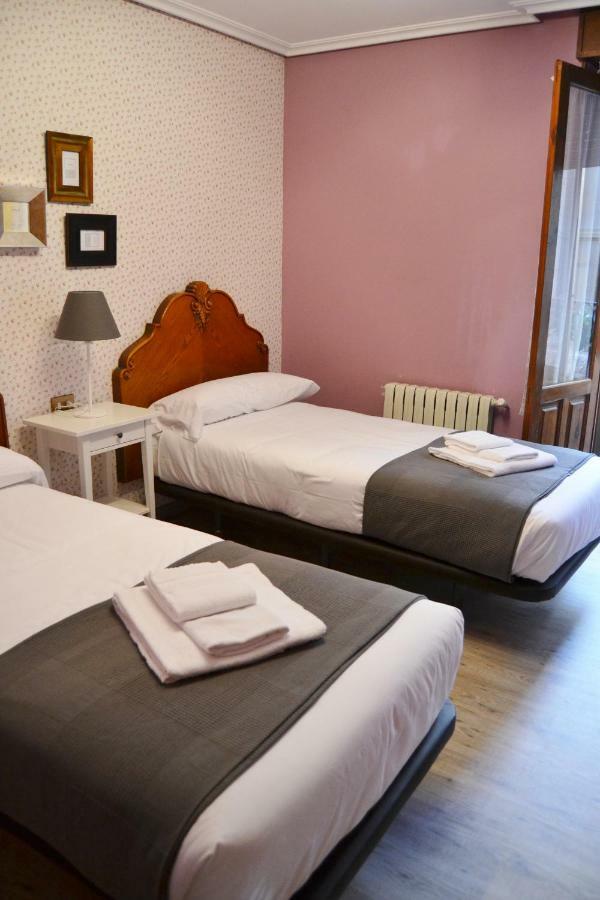 Tres Puentes Anguiano Apartamentos Y Hostal Exteriér fotografie