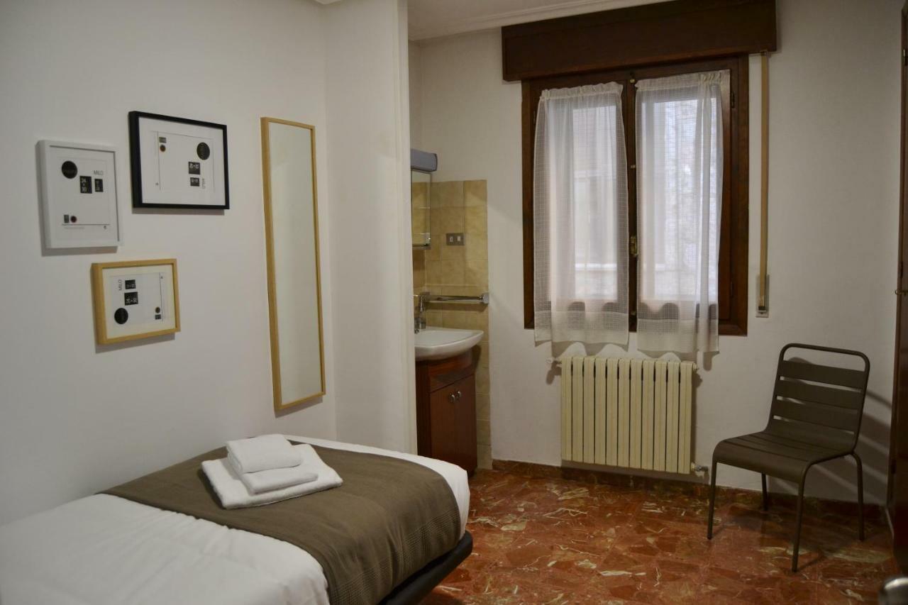 Tres Puentes Anguiano Apartamentos Y Hostal Exteriér fotografie