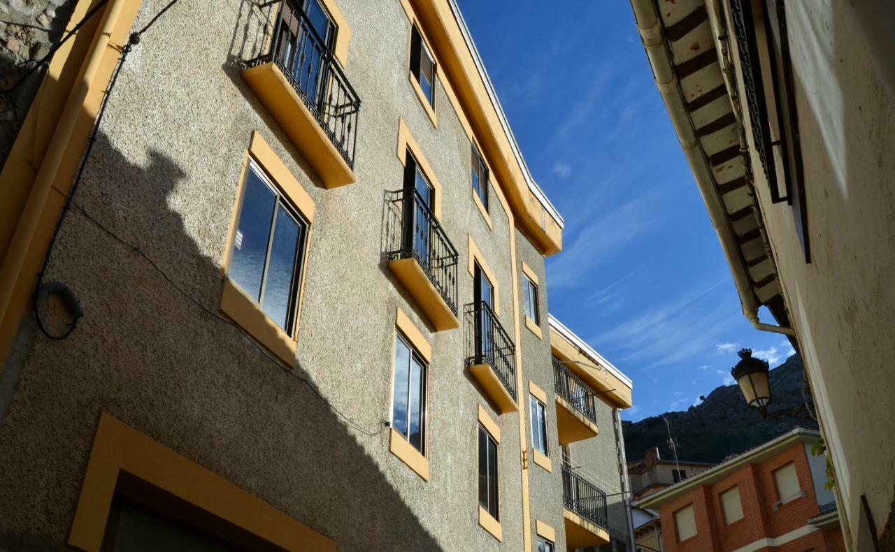 Tres Puentes Anguiano Apartamentos Y Hostal Exteriér fotografie
